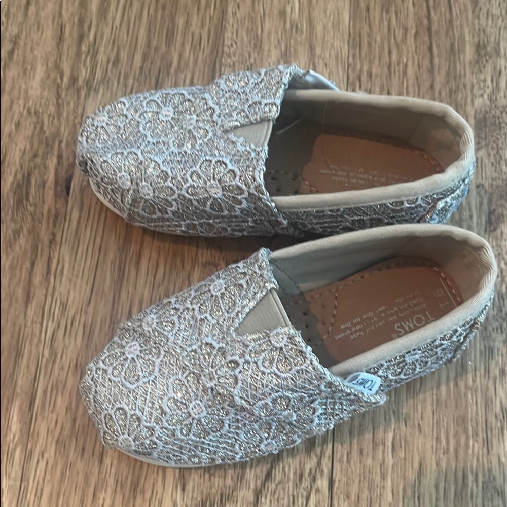 TOMS Women's Silver Lace Slip-On Shoes